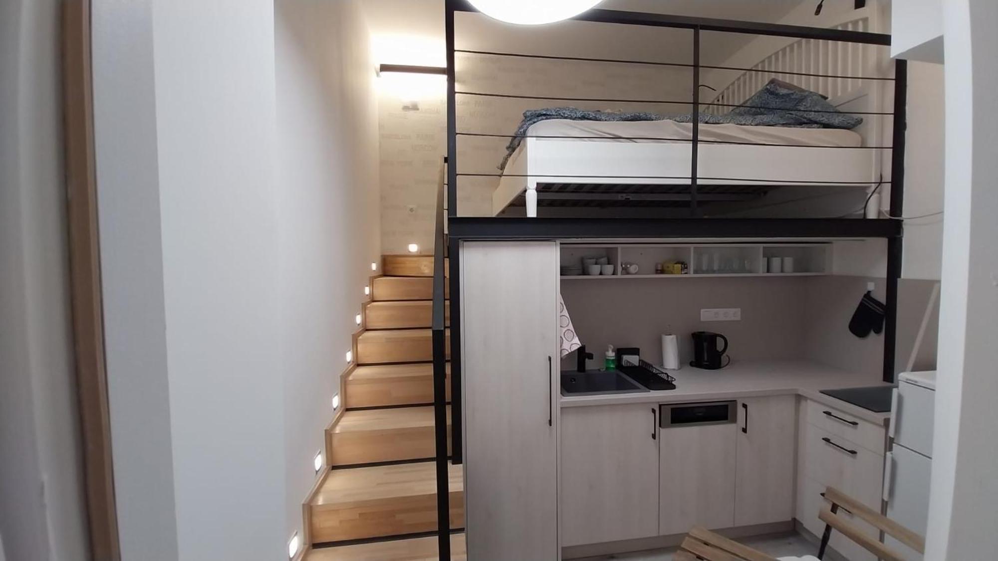 Szekely Near Deak Ferenc Square With Free Parking In Garage Apartman