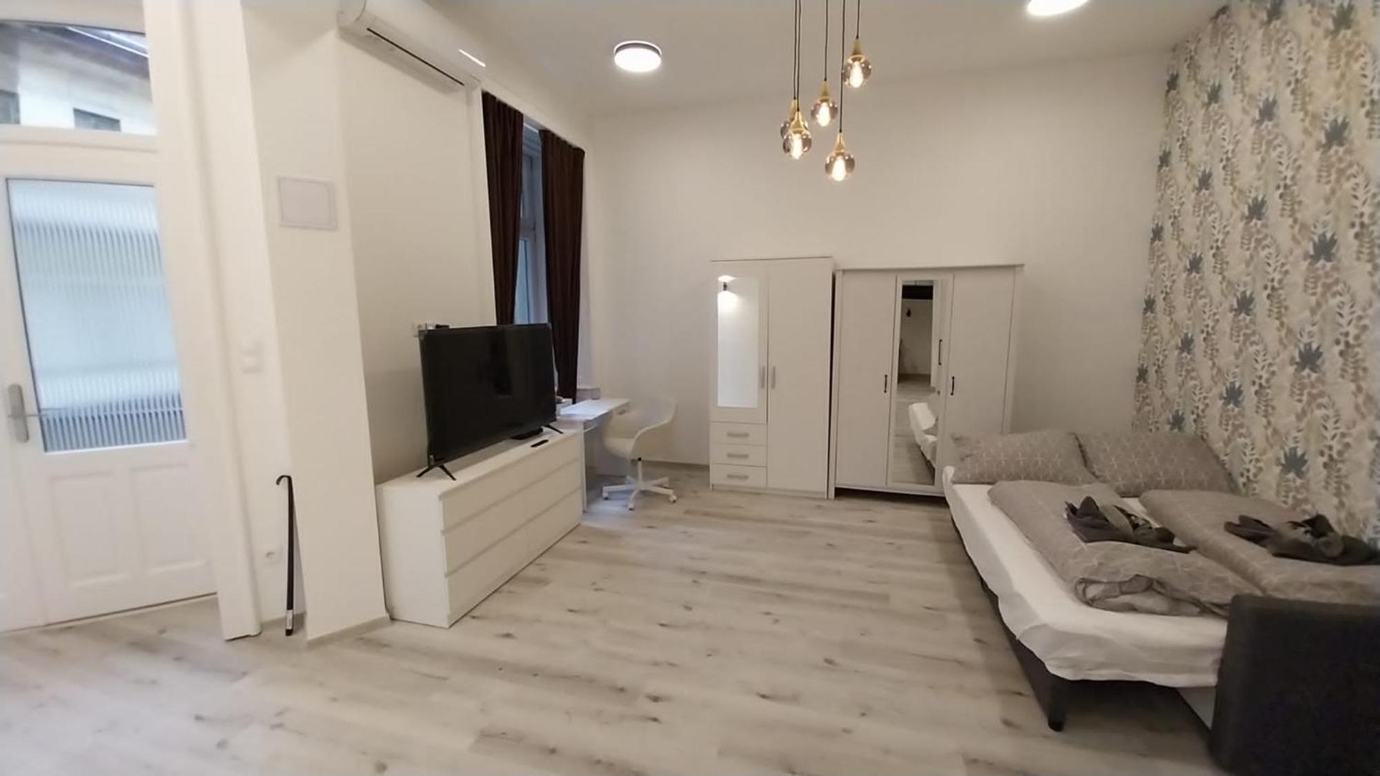 Apartman Szekely Near Deak Ferenc Square With Free Parking In Garage